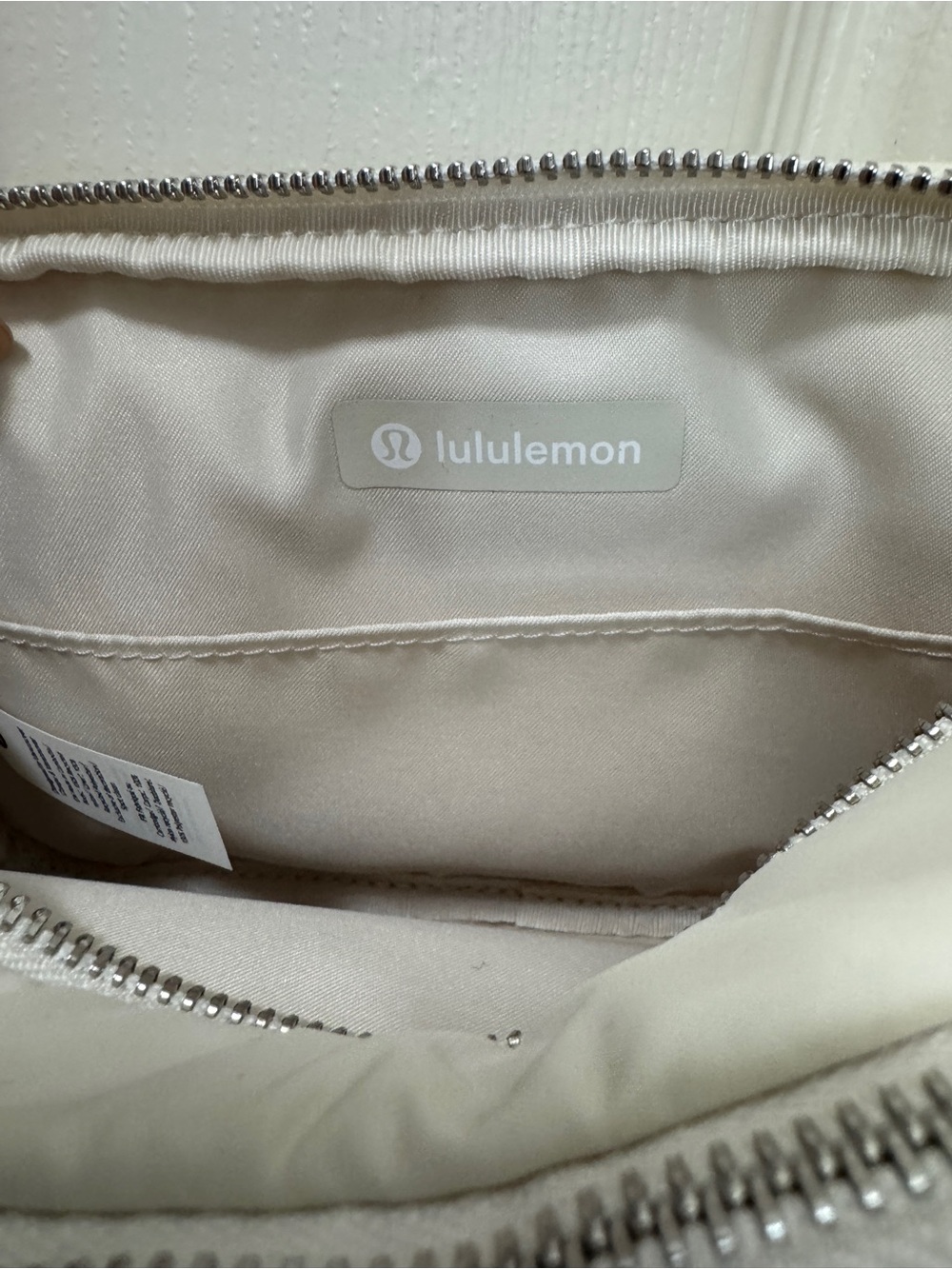 Lululemon Crossbody Camera Bag White Opal Adjustable Strap - Picture 9 of 12